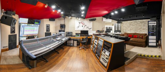 01-Mix Room Pano-Neve-24Trk-a